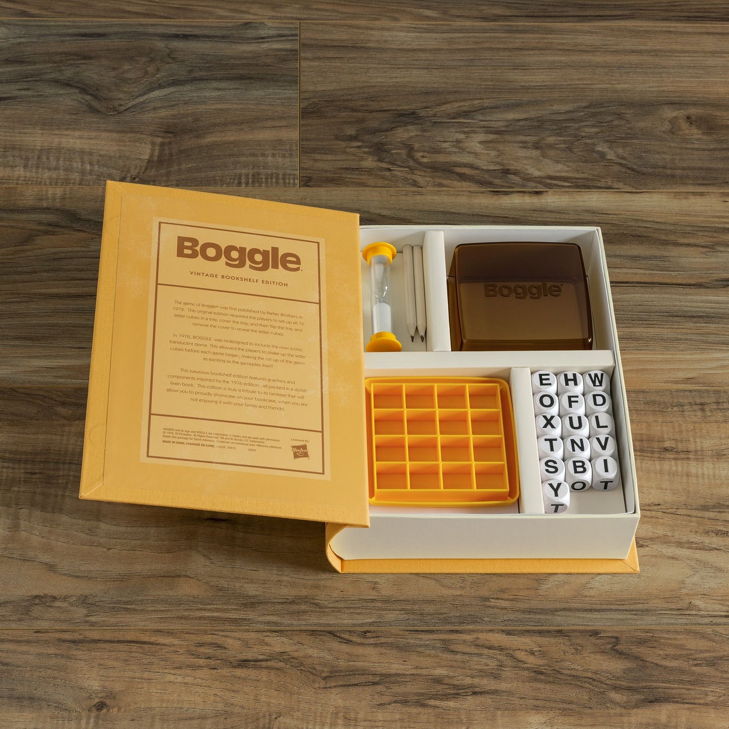 Boggle: Vintage Bookshelf Edition